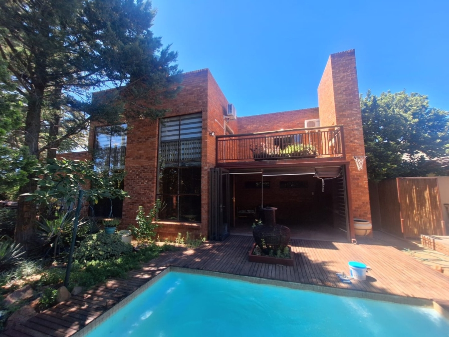 4 Bedroom Property for Sale in Pellissier Free State